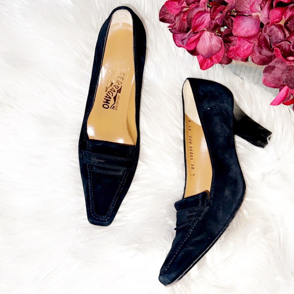 SALVATORE FERRAGAMO Vintage Suede Pumps